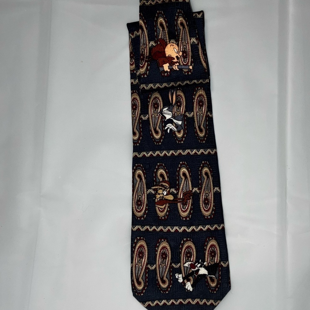 💰Looney Tunes Mania Wiley Coyote Elmer Fudd with Rifle Vintage Silk Tie novelty